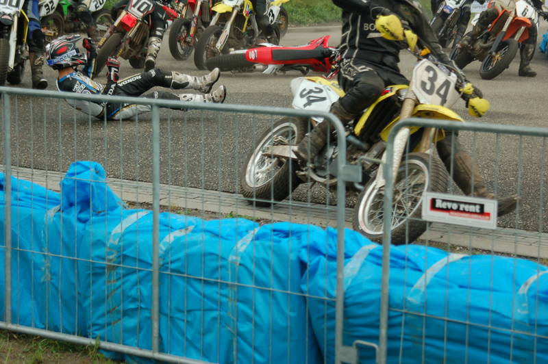 vd Goorbergh valt in gedrang in eerste bocht