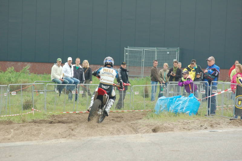 vd Goorbergh valt in gedrang in eerste bocht