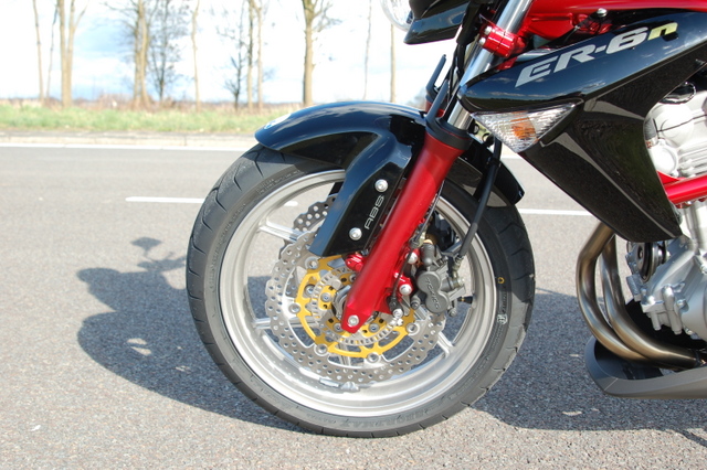 Kawasaki ER-6n, front wheel